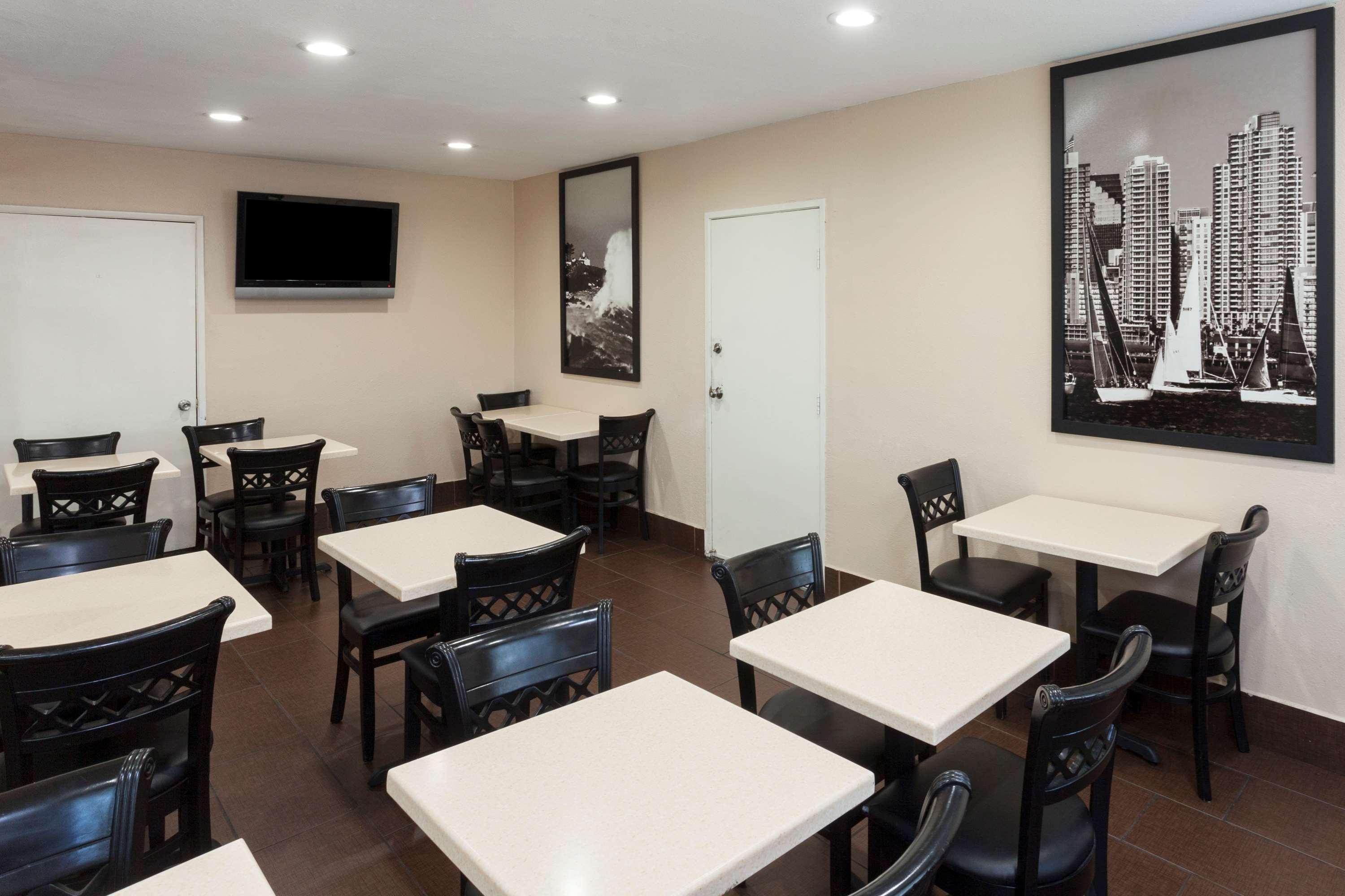 Super 8 By Wyndham San Diego Hotel Circle Luaran gambar