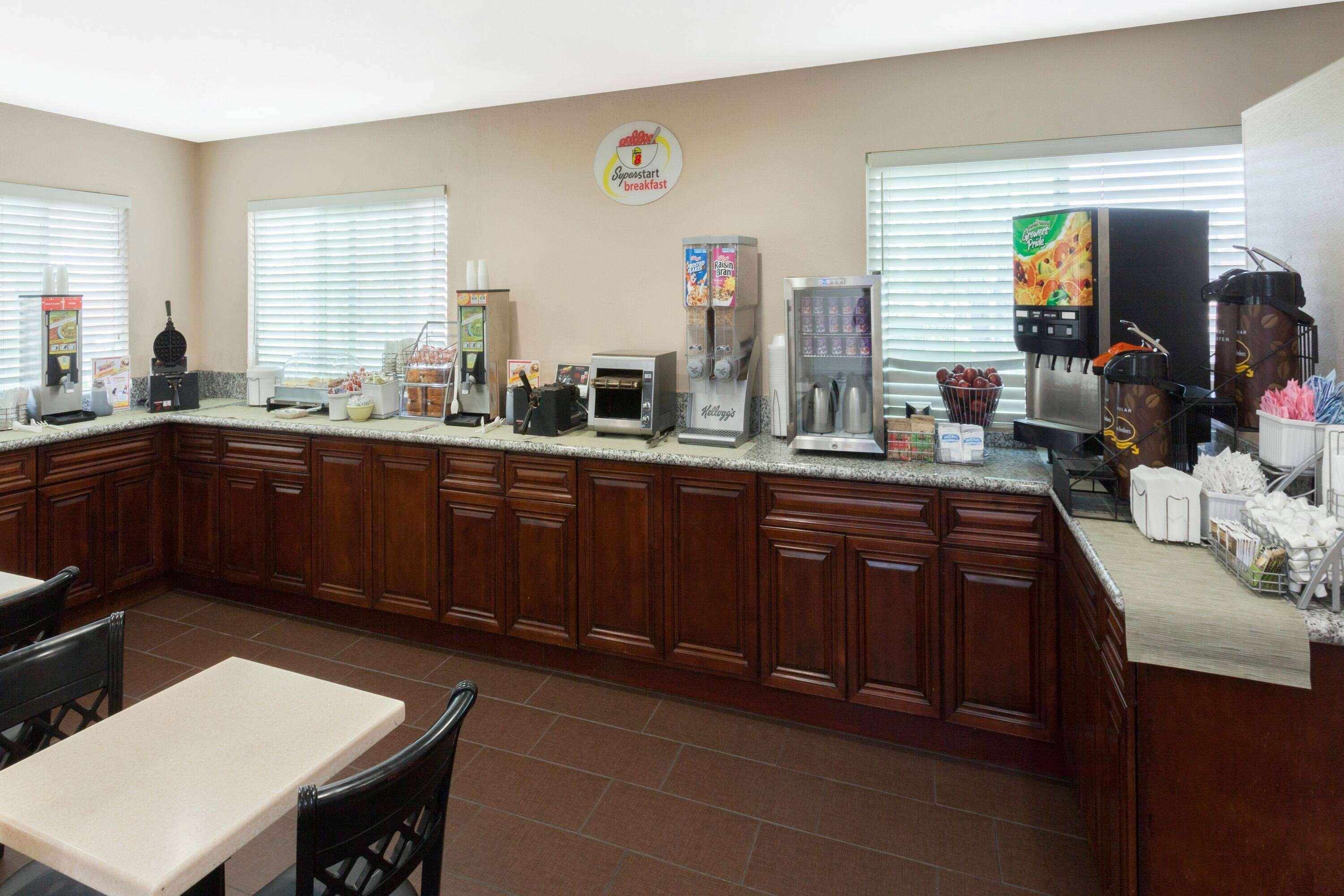 Super 8 By Wyndham San Diego Hotel Circle Luaran gambar