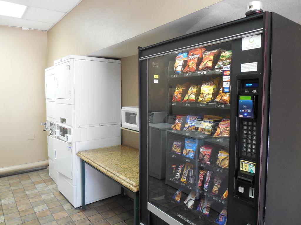Super 8 By Wyndham San Diego Hotel Circle Luaran gambar