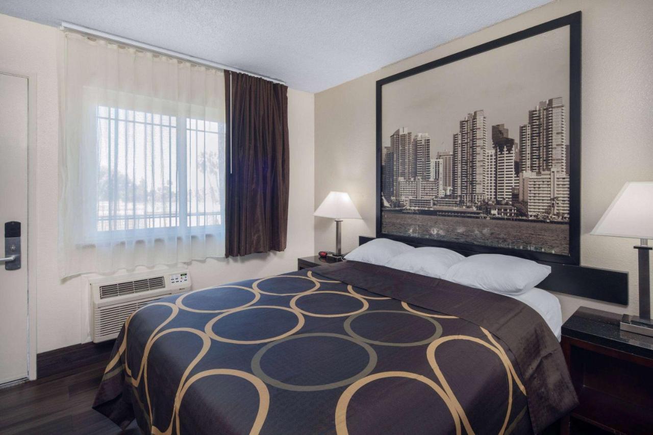 Super 8 By Wyndham San Diego Hotel Circle Luaran gambar