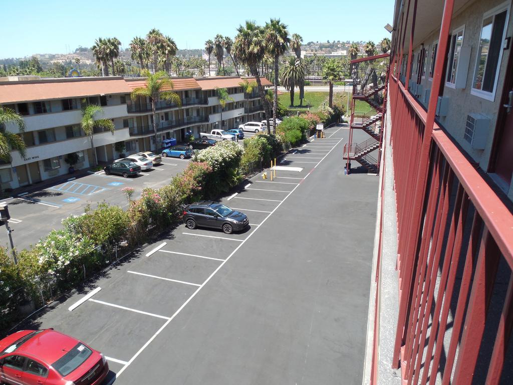 Super 8 By Wyndham San Diego Hotel Circle Luaran gambar