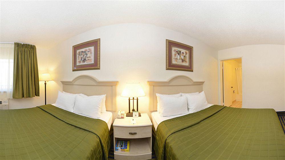 Super 8 By Wyndham San Diego Hotel Circle Luaran gambar